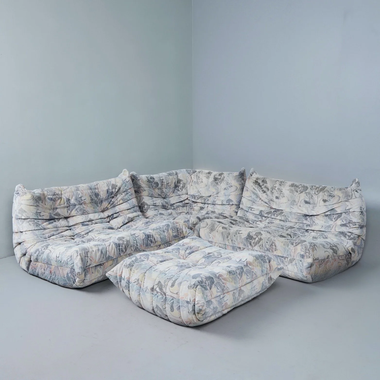 【廃盤ビンテージ】 ligne roset TOGO 3P 2P総柄 サイケ 廃盤ビンテージ】 ligne roset TOGO 3P 2P総柄 サイケ
